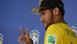 Foci-vb: Neymar az ősi ellenfélnek szurkol barátja miatt