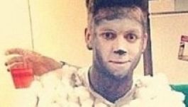 Bárányjelmezbe öltözött fiatalt gyújtottak fel