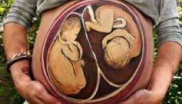 Kismamák pocakjára szeret festeni az anyuka (GALÉRIA)