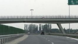 Kicsit sokba került a száguldozás egy bukaresti sofőrnek