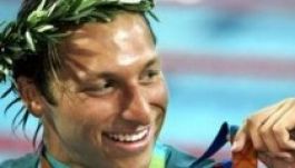 Az ausztrálok nemzeti hőse beismerte, hogy meleg