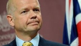 A külügyminiszterrel kezdődnek a személycserék a brit parlamentben