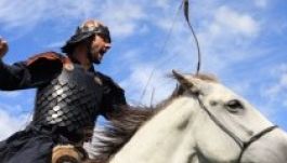 Világrekord-kísérletre készül a székely lovasíjász