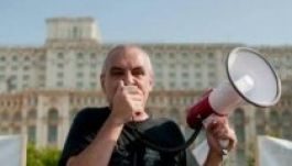 Beismerte tettét a gyermekpornót terjesztő román rendező