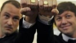 Szomszédnéni: rövid távon a humor, hosszún a világuralom fontos