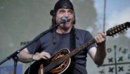 „Bármiről lehet humorral beszélni”