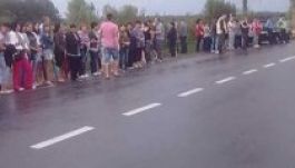 Útlezárásokkal tiltakoznak a mozgósítás ellen Kárpátalján