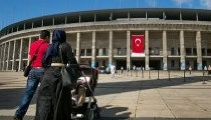 Csak lézengtek a németországi törökök a szavazóhelyek körül