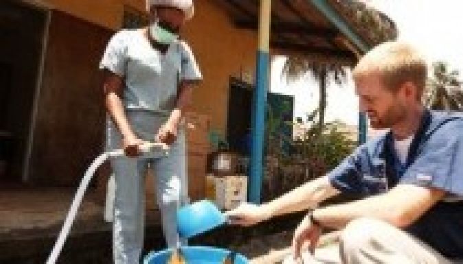 Kísérleti Ebola-gyógyszerrel segíthettek két amerikain