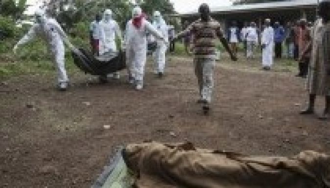 Ebola: lélektani határt lépett át az áldozatok száma