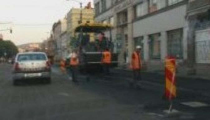 Szemetelés miatt büntetik a Kolozsvárt feltúró vállalatokat