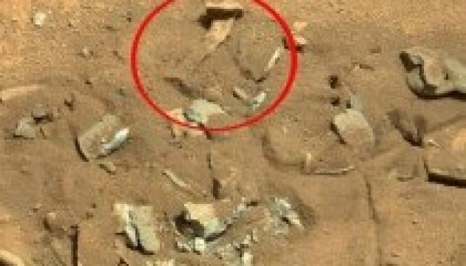 Egykori marslakó csontjait fotózta le a NASA Curiosity?
