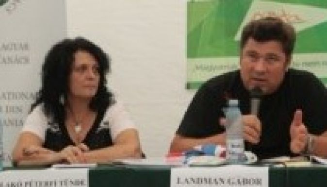 Civil aktivisták szerint az erdélyi magyarság alig él a nyelvi jogaival