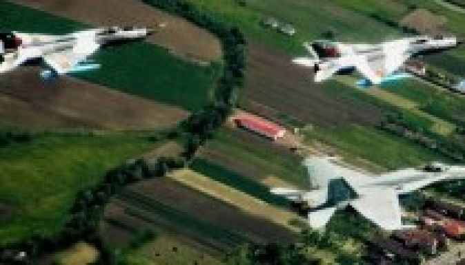 Elhagyták Erdélyt a kanadai vadászgépek