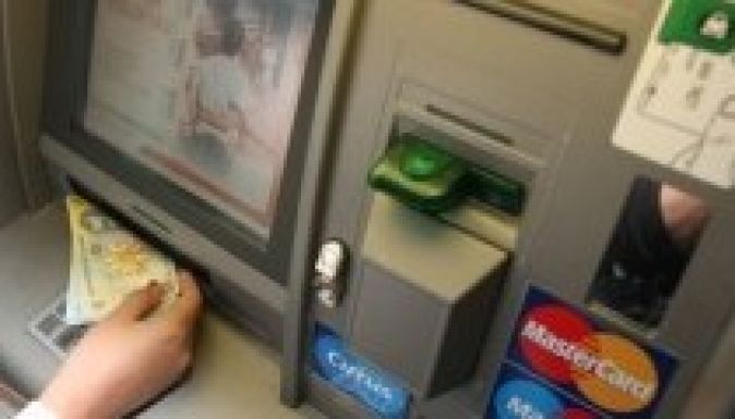 Tervezet: a kezelési költséget is kiírnák a bankautomaták