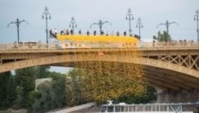 Sárga gumikacsák lepték el a Dunát Budapesten