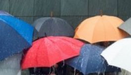 Heves zivatarokra, felhőszakadásra készül hétfőn Magyarország