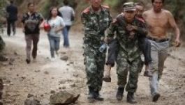 Földrengés Kínában, 12 ezer ház omlott össze