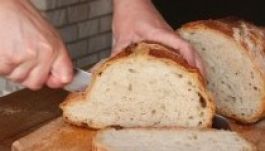 Mindennapi kenyér a Telefonos Szeretetszolgálattól