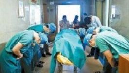 Meghajoltak orvosai a 11 éves kisfiú előtt