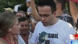 Foggal-körömmel védik korrupt kenyéradójukat az antennások