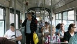 Korlátoznák a nyugdíjasok villamosozását csúcsidőben
