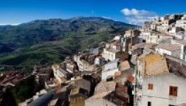 Szicíliai házak eladók egy csésze kávé áráért