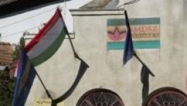 Újra kitűzték a székely és a magyar zászlót Erdőszentgyörgyön