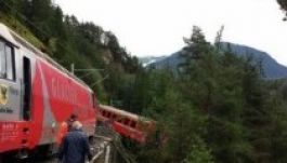 Kisiklott egy vonat a svájci Alpokban