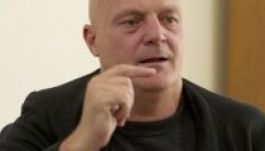 Székely író bántalmazta Kukorelly Endrét a Tokaji Írótáborban