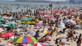 Egy rakás pénzt költöttek a turisták a hét végén a tengerparton