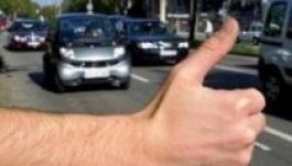 Újra terítéken az autóstoppot tiltó törvénymódosítás