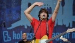 Elhatárolódtak a szervezők Takács Tamás kolozsvári buzizásától