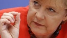 Merkel: Ukrajna területi egységének meg kell maradnia