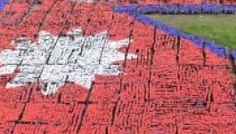 Emberek mintázta óriászászlóval lehetnek rekorderek a nepáliak