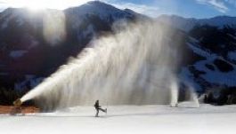 Tíz centi hétvégi hó után újabb havazásra számítanak Ausztriában