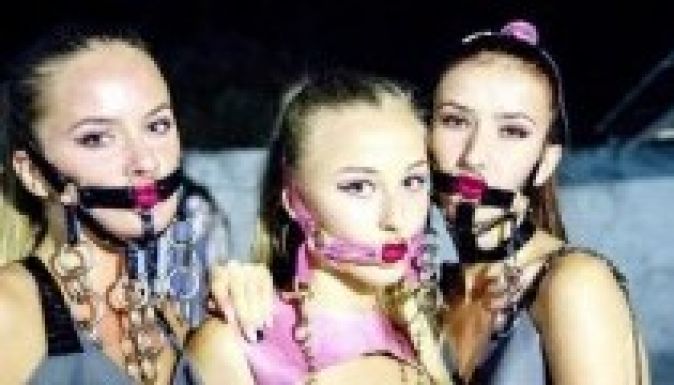 Sokkolta Popa Zsolt divatbemutatója a román sajtót (GALÉRIA)