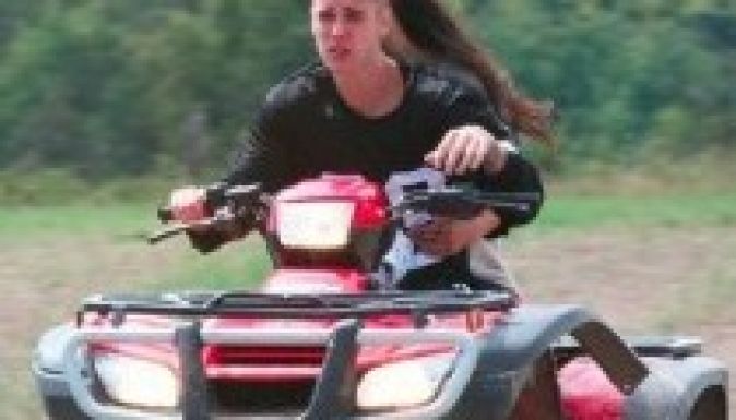 Testi sértés miatt vették őrizetbe Justin Biebert