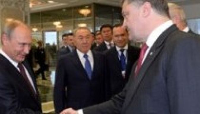 Vlagyimir Putyin és Petro Porosenko telefonon békülnek