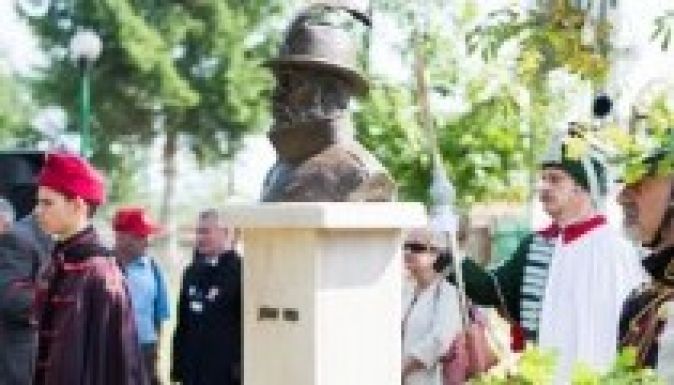 Felavatták Bem József tábornok mellszobrát Koltón