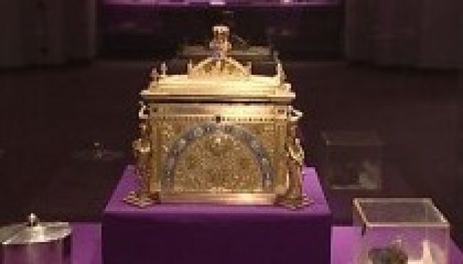 Titokban, fegyveres kísérettel érkeztek kincsek Szatmárnémetibe