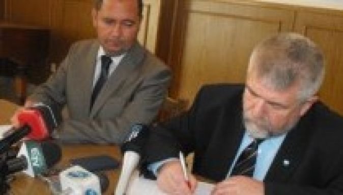 Izsák Balázs besorolt az EMNP államfőjelöltje mögé