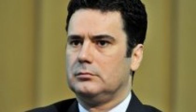 Lehet, hogy menesztik miniszteri székéből Remus Pricopiét