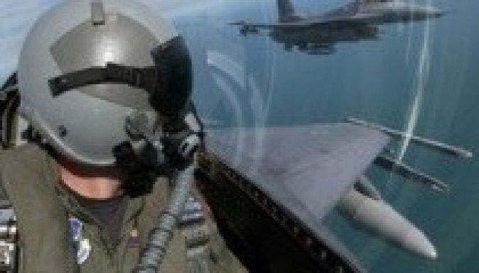 Támadást indítottak a légierők az Iszlám Állam szíriai állásai ellen