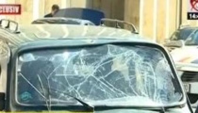 A kormányépületnek hajtott autójával az ámokfutó Adrian Sobaru