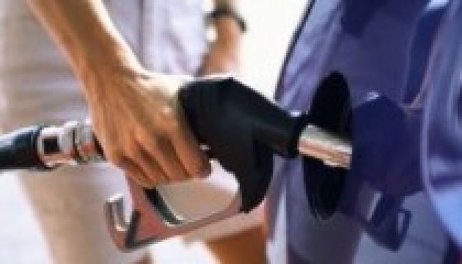 Ezért lesz olcsóbb jövőre a cigaretta és a benzin