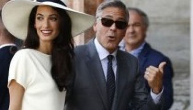 Clooney és Alamuddin papíron is házasok (VIDEÓ)
