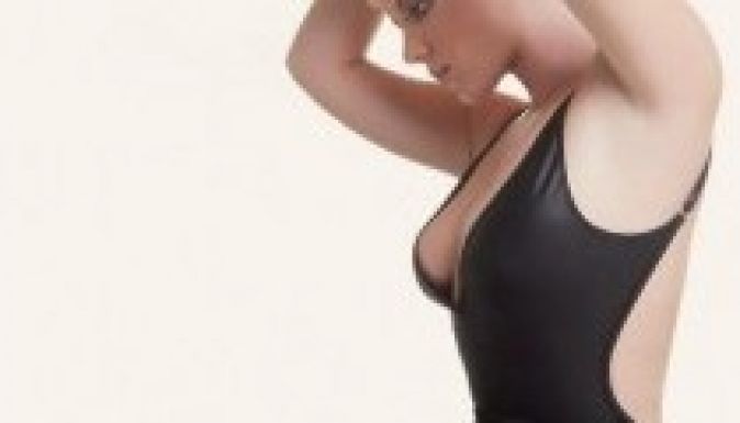 Mindenki Tolvai Renáta melleit bámulja (FOTÓ)