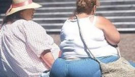 Három román polgár közül egy túlsúlyos