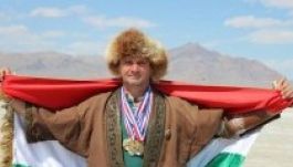 Három nap alatt hat világcsúcson lőtt túl a magyar távlövő íjász